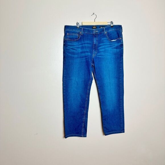 CLEARANCE! Men’s Lee Classic Fit Straight Leg Jeans Size 40x32 EUC HEMMED - Picture 1 of 6